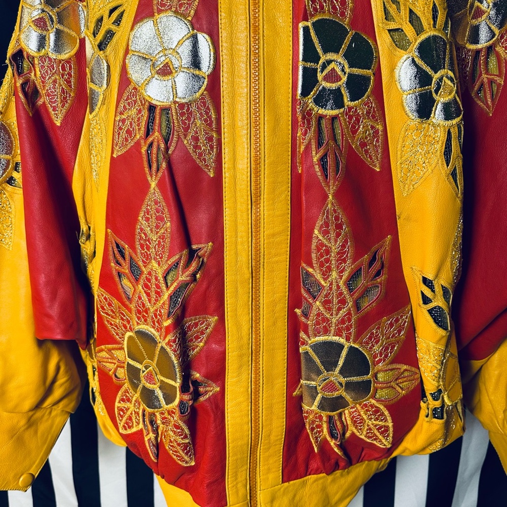 Wow 🤩 Incredible 80s Batwing Floral Embroidered Sun Rays Design Leather Jacket - Picture 5 of 6